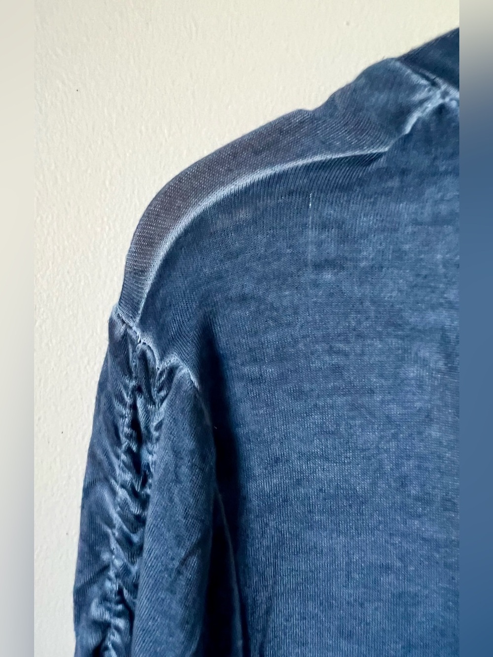 NWT Cable & Gauge Denim Blue Ruched Long Sleeve Shirt Size L - Picture 4 of 10